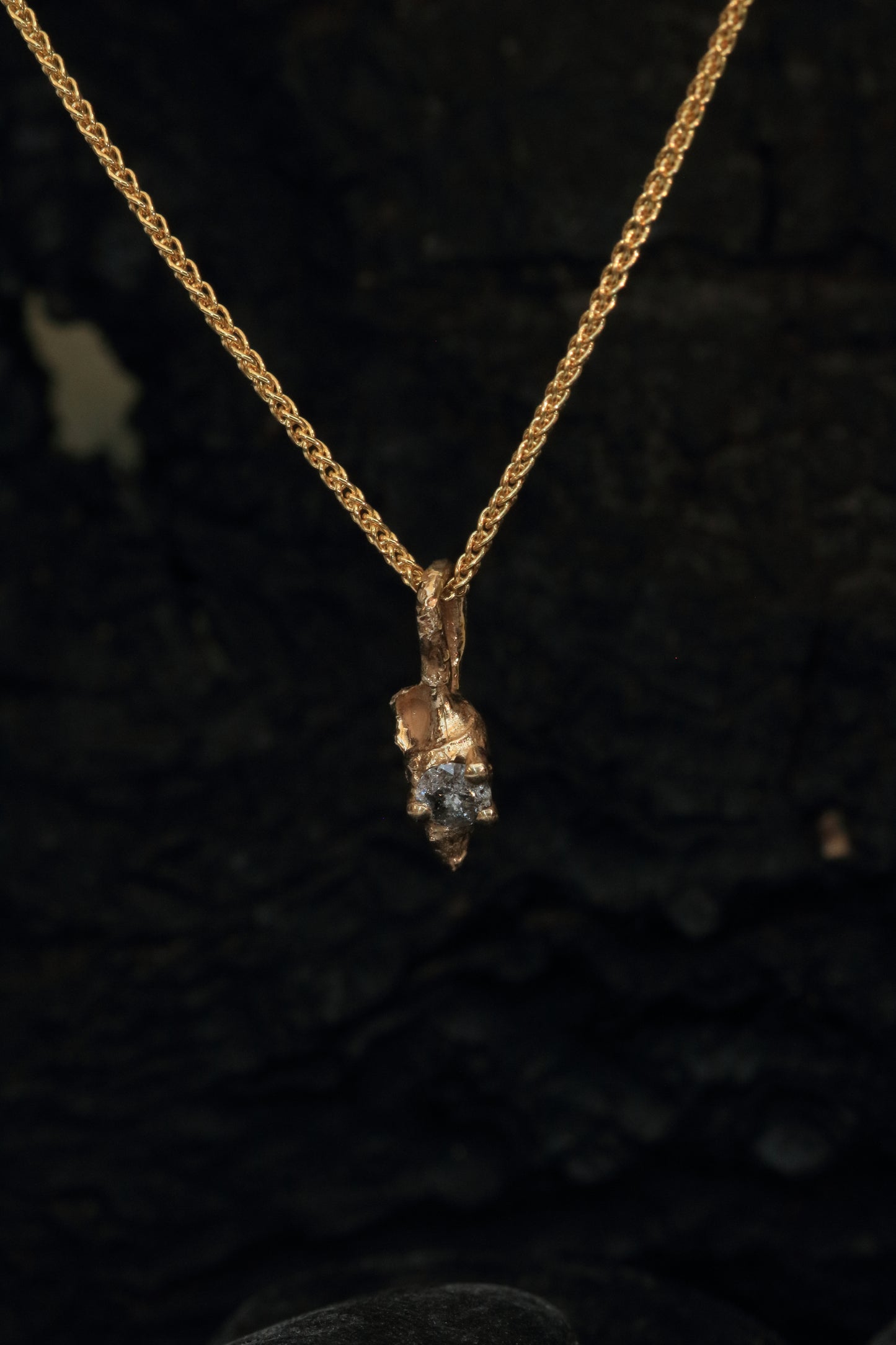 Nixie Diamond Sea Shell 14k Gold Necklace